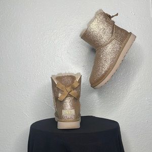 Glitter UGG’s size 7